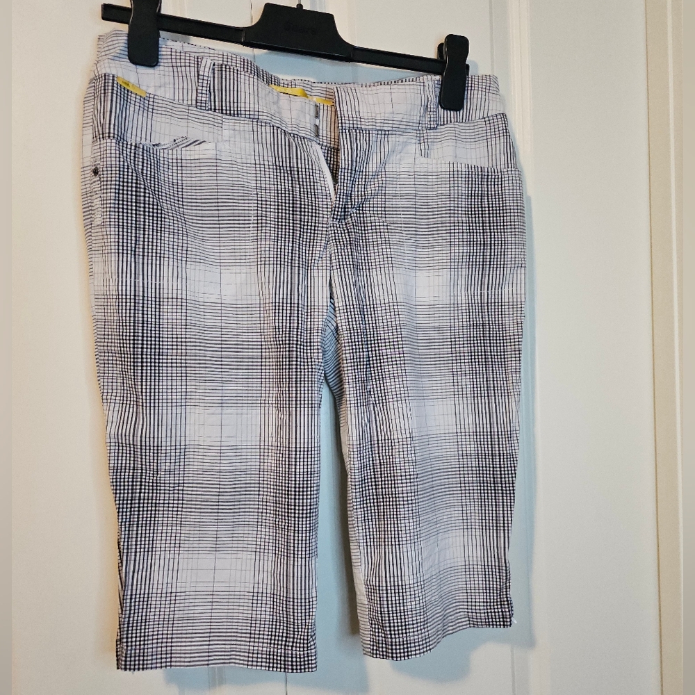 Lole Womems Capri Pants Shorts Sz 8